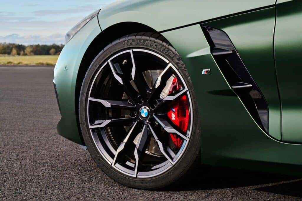 2025 BMW Z4 red brake calipers and light alloy wheels