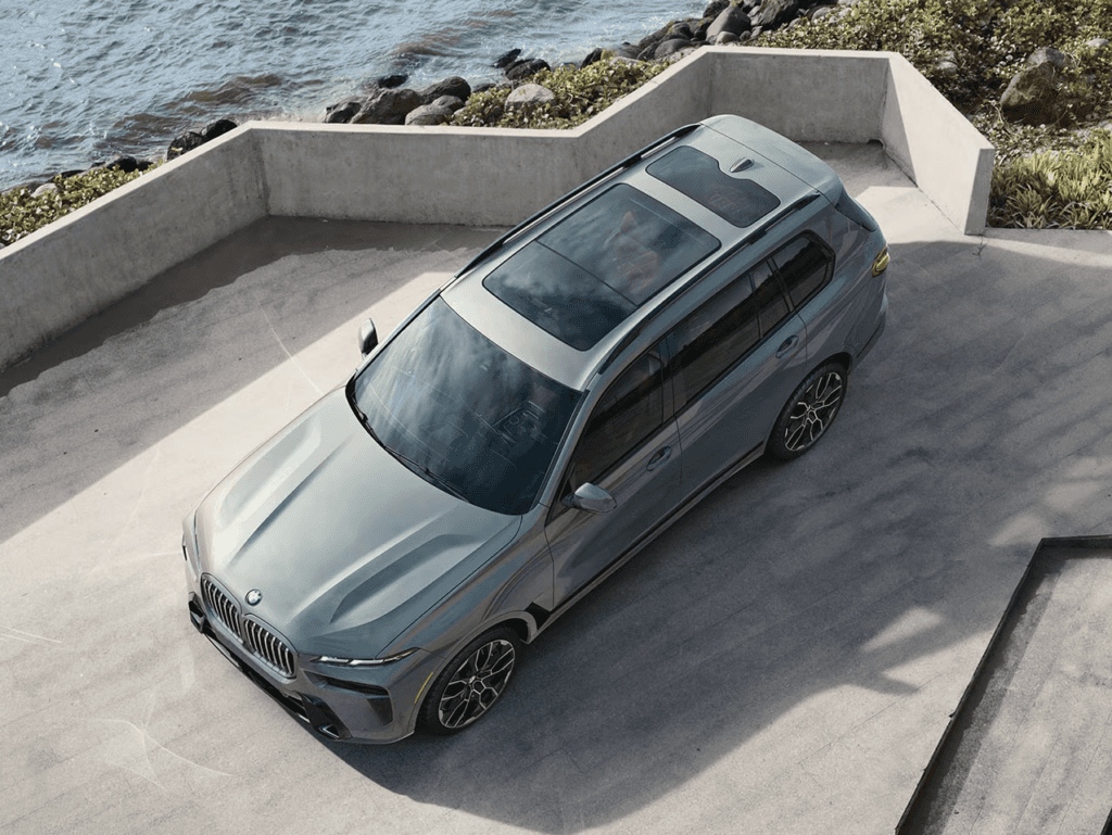 2025 bmw x7 birds eye view