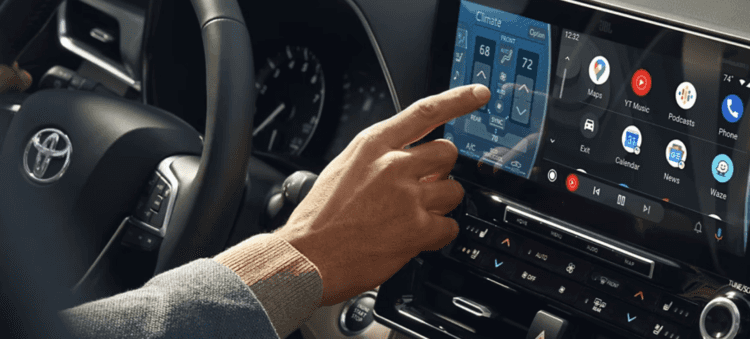 Toyota connectivity-technology