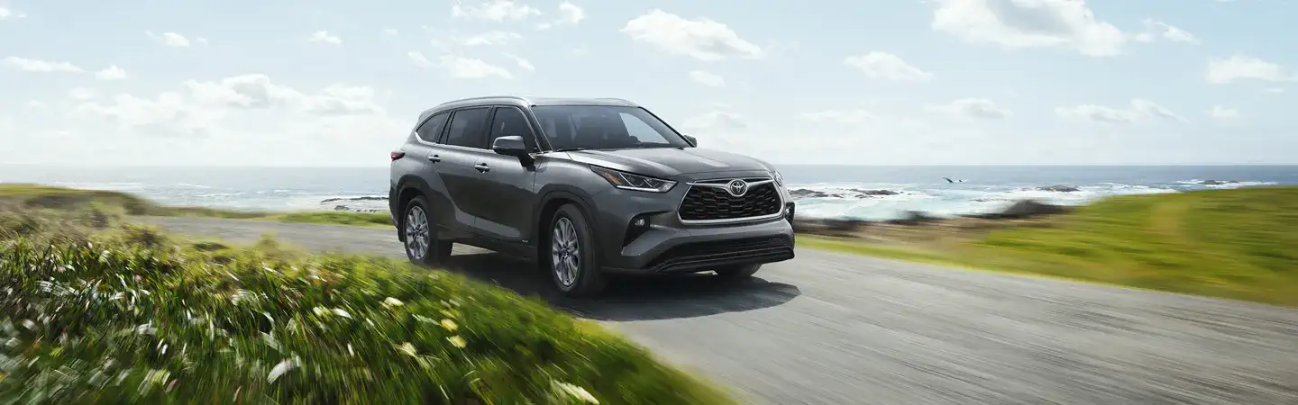 2026 Toyota Highlander Hybrid - Hero