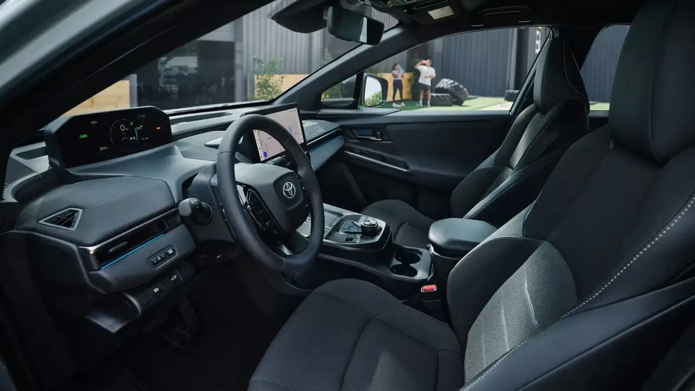 2w026 toyota chr interior