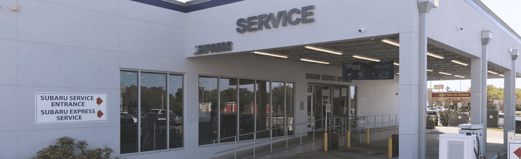 Subaru-Outback-outside-of-service-center