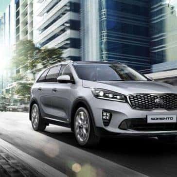2019-Kia-Sorento-in-the-city
