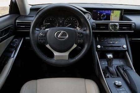 Features-IS-300-Interior