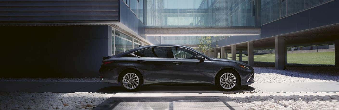 2023 Lexus ESh