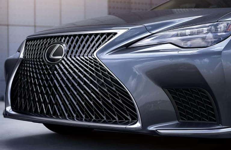 https://di-uploads-pod23.dealerinspire.com/lexusoflasvegas/uploads/2022/11/2023-Lexus-LS-grille_o.jpg