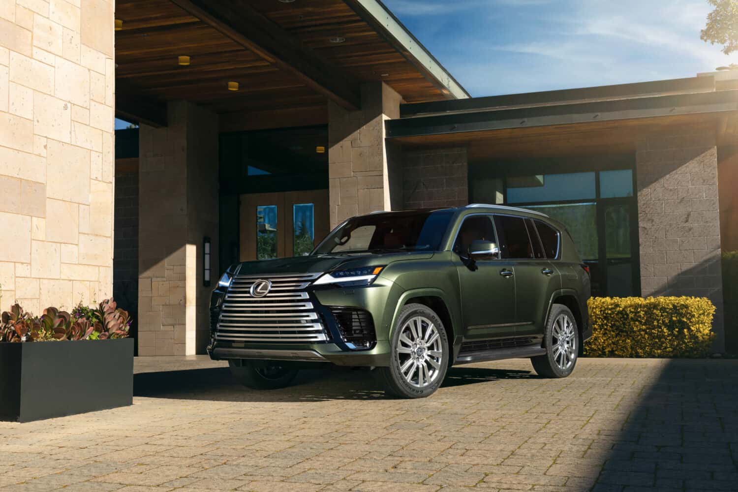 2026 Lexus LX: Returning with an F Sport Appearance Package