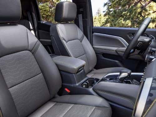 2025 Chevrolet Colorado front seats