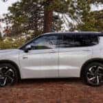 2025MitsubishiOutlanderPlug-InHybrid-exterior-01