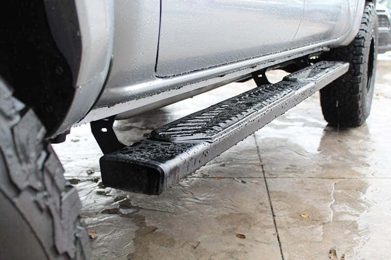 Westin R5 Running Board Black