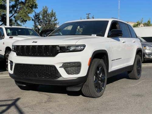 2025 Jeep Grand Cherokee exterior view