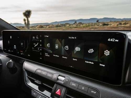 2025 Kia K4 close up view of touchscreen