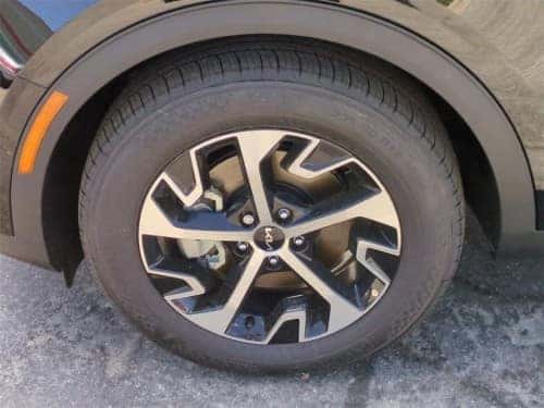 2025 Kia Sportage close up view of tire