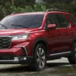 2023 Honda Pilot on Wet Road