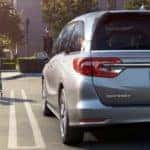 2023 Honda Odyssey with family approaching