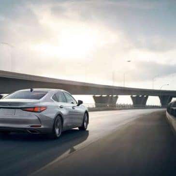 2019-Lexus-ES-rear-view