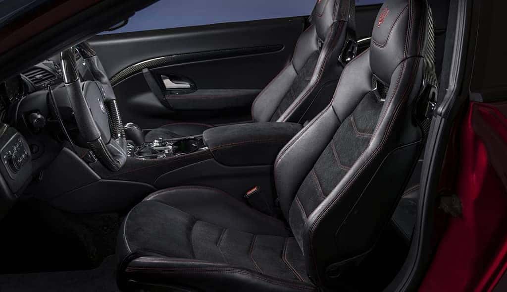 2019-Maserati-GranTurismo-front-interior