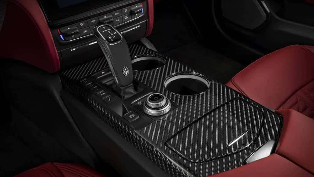 2019 Maserati Quattroporte interior features