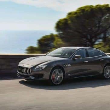 2019 Maserati Quattroporte rounding curve