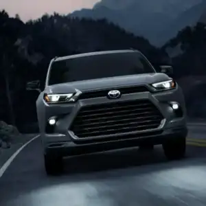 2026 Toyota Grand Highlander Hybrid and Hybrid MAX Driving in the Mountains