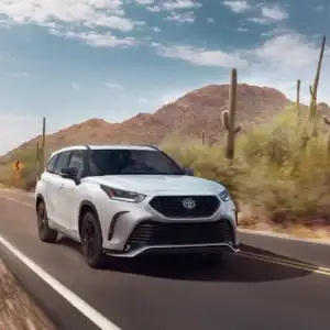 2026 Toyota Highlander Driving in the Desert