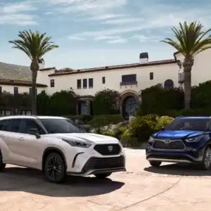 2026 Toyota Highlander Hybrid Side by Side