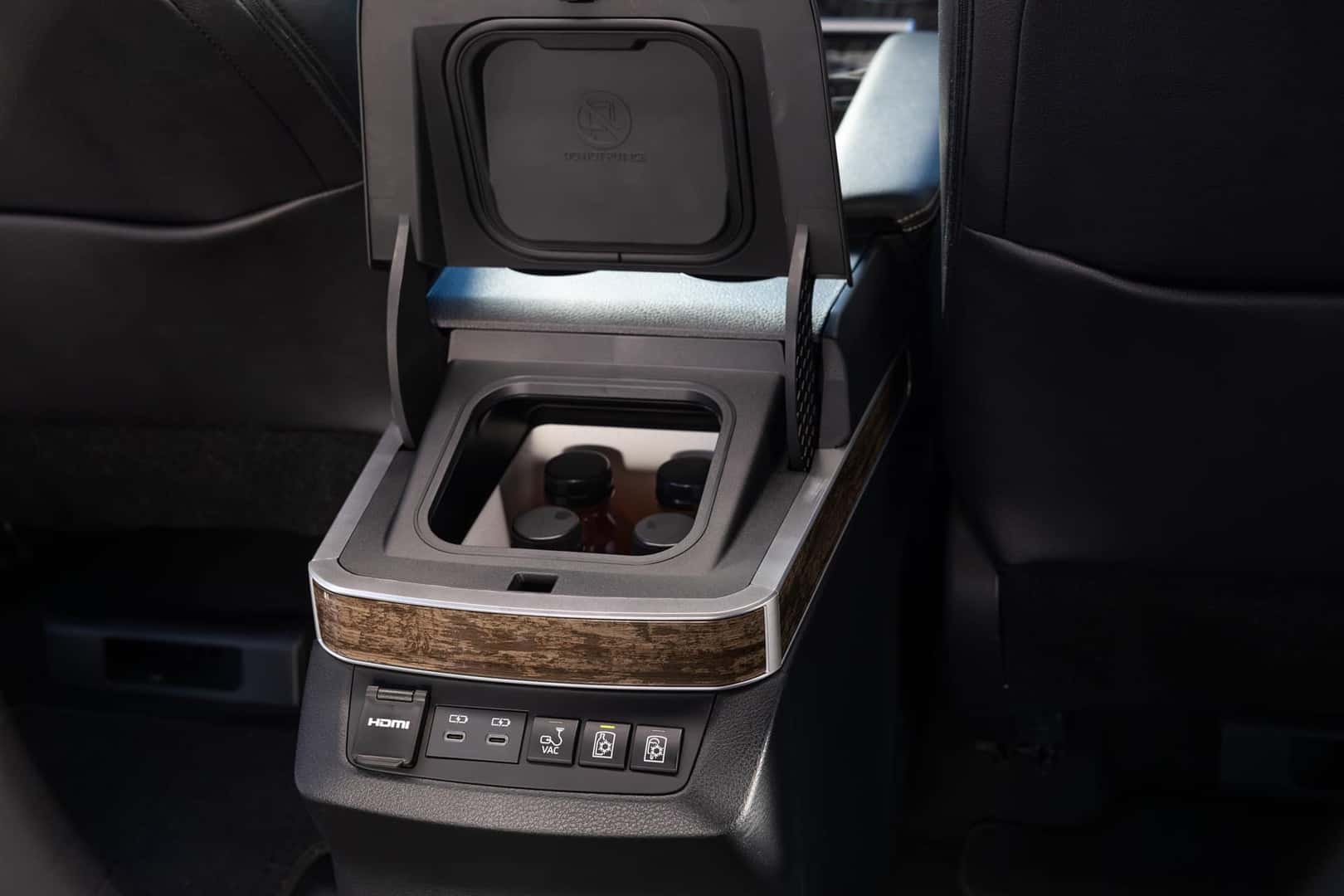 2026 Toyota Sienna Platinum Accessories