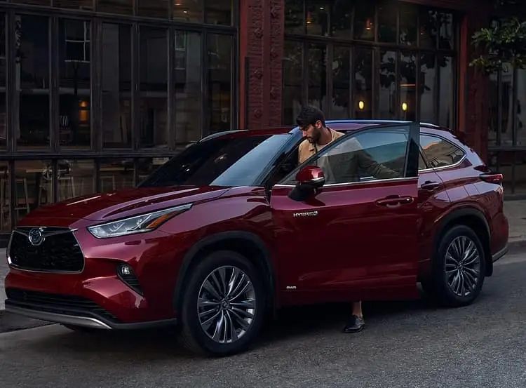 Discover 2020 Toyota Highlander Configurations | Toyota of Louisville