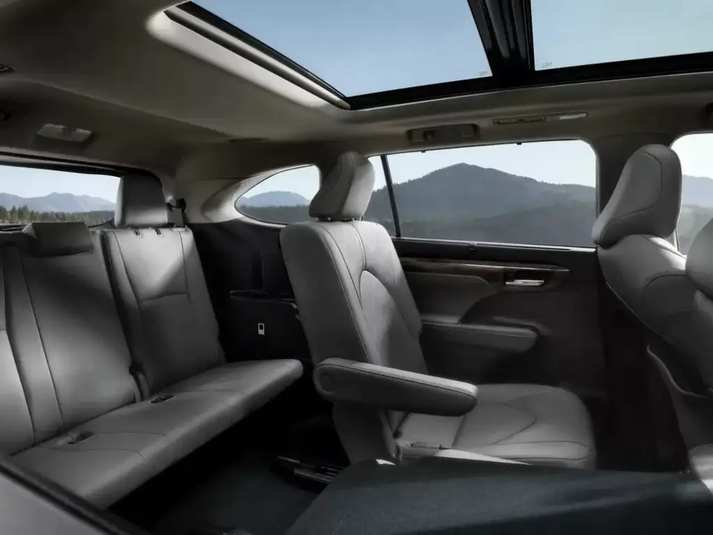 3 Rows Passenger Seats